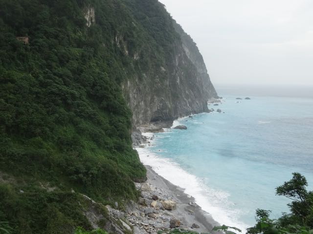 台湾東岸の海岸岩壁